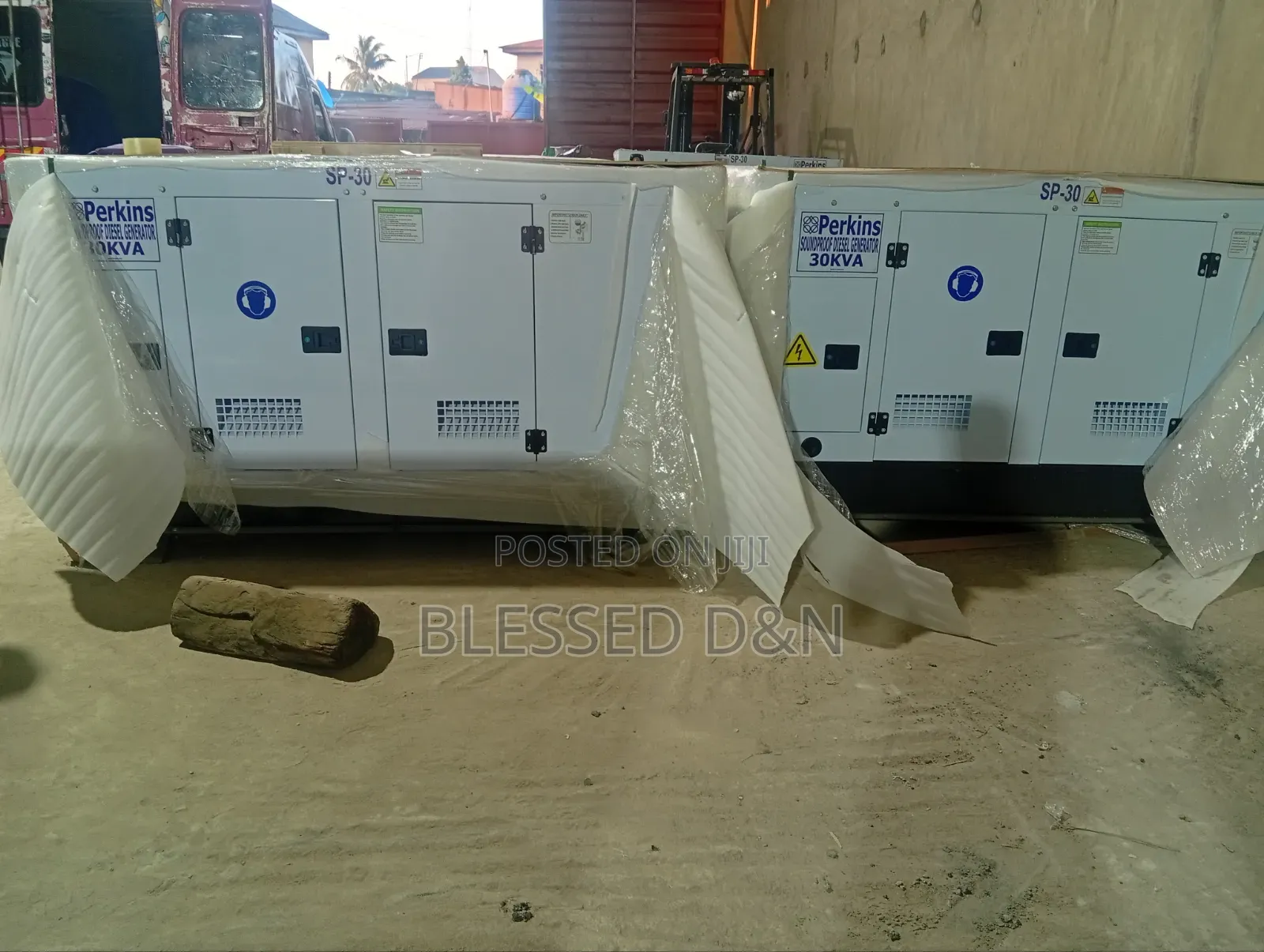 30kva Perkins Soundproof Diesel Generator