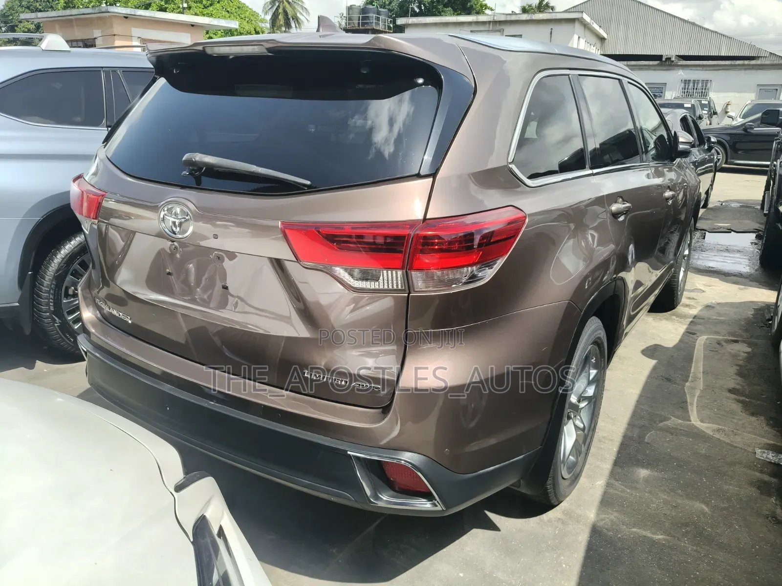 Toyota Highlander Limited Platinum 4x2 V6 (3.5L 6cyl 8A) 2018 Brown