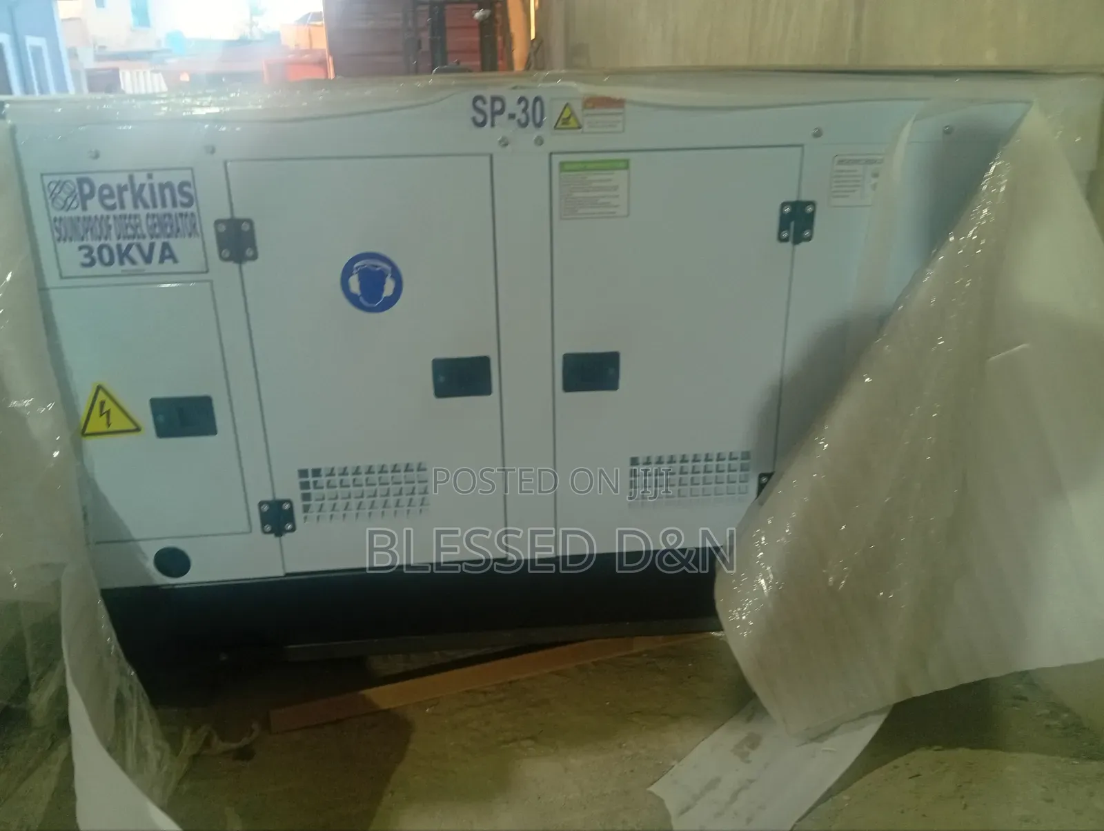 30kva Perkins Soundproof Diesel Generator 