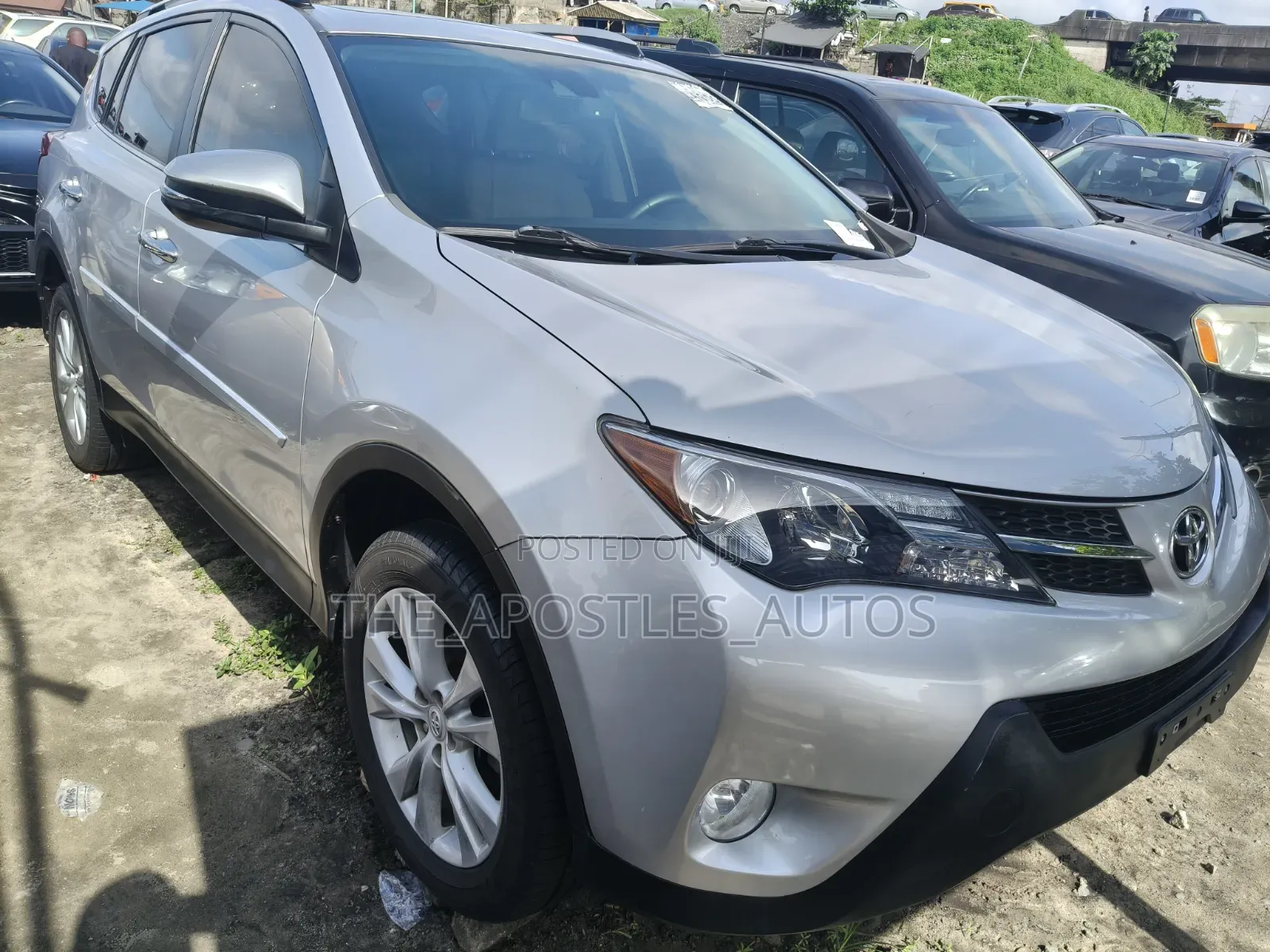 Toyota RAV4 Limited 4dr SUV AWD (2.5L 4cyl 6A) 2014 Silver
