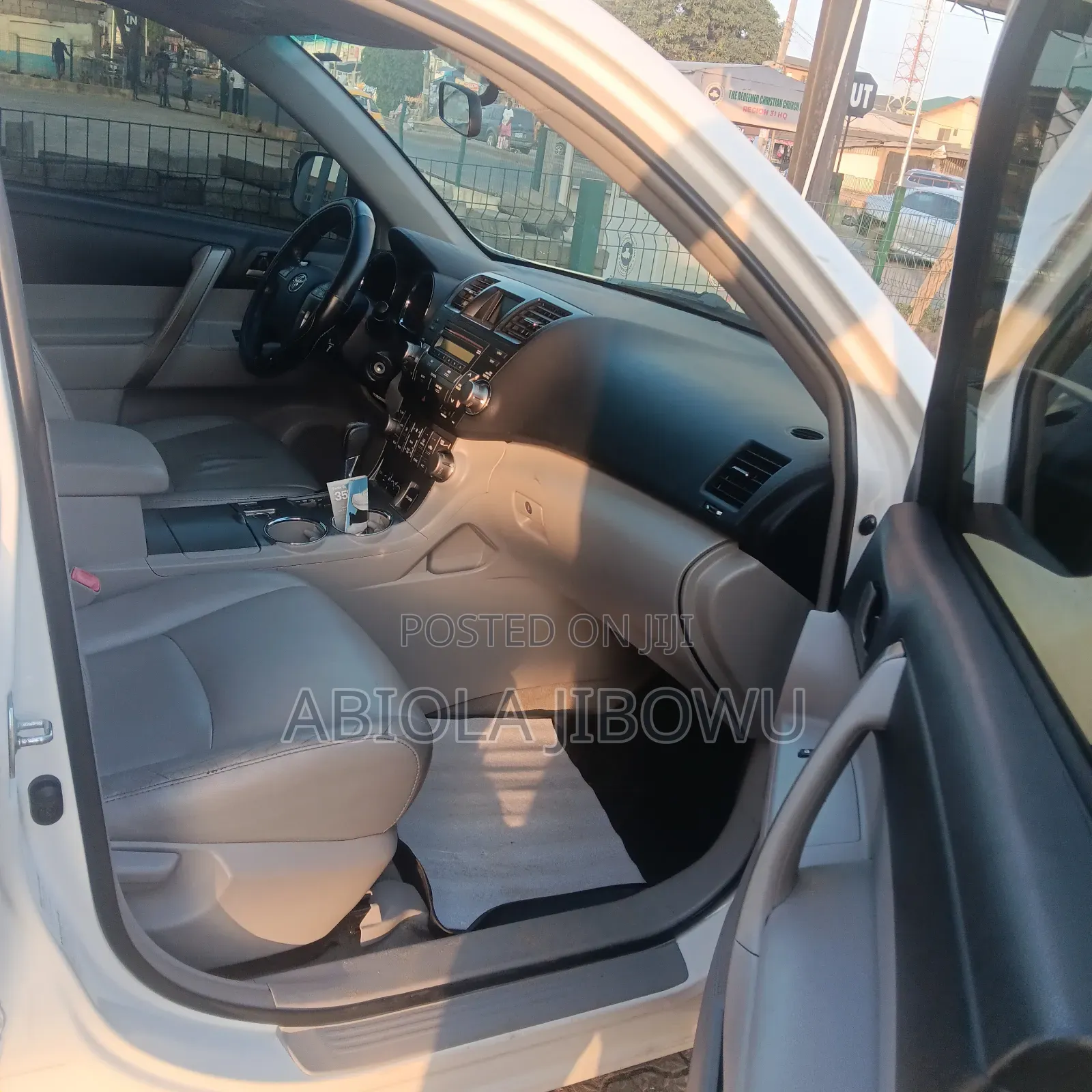 Toyota Highlander Limited 2010 White