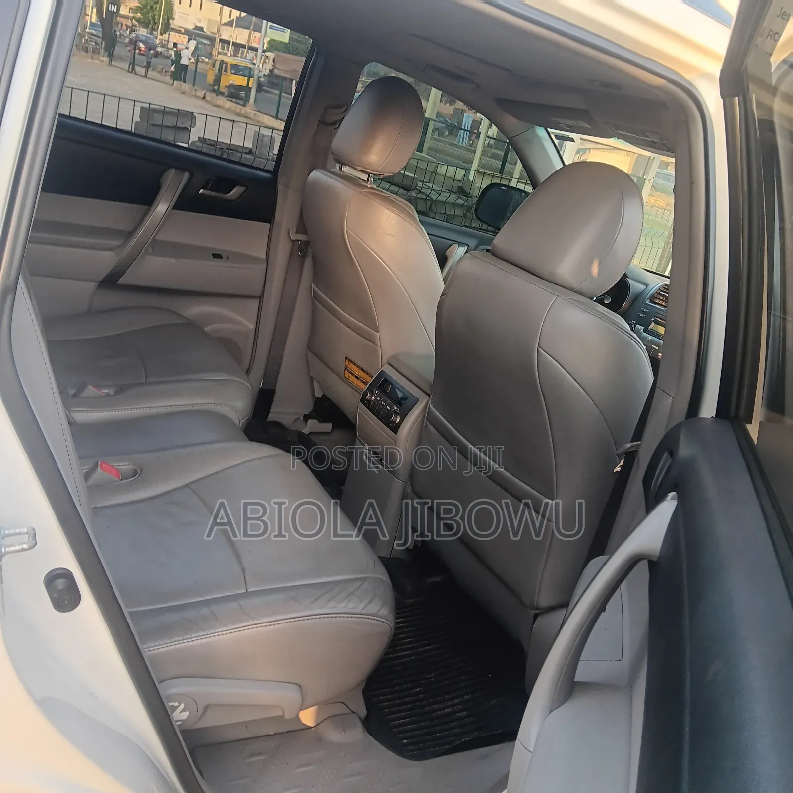 Toyota Highlander Limited 2010 White