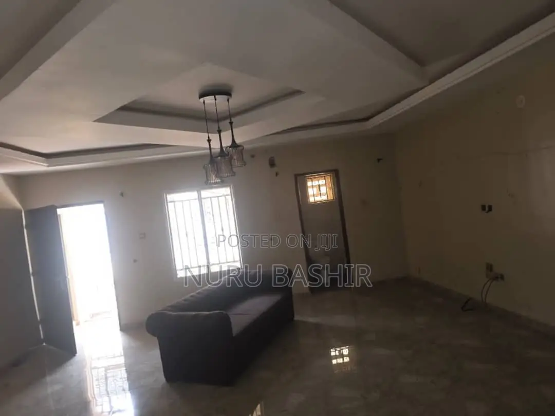 3bdrm Block of Flats in Zionist Estate, Akala Express for rent