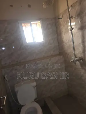 3bdrm Block of Flats in Zionist Estate, Akala Express for rent