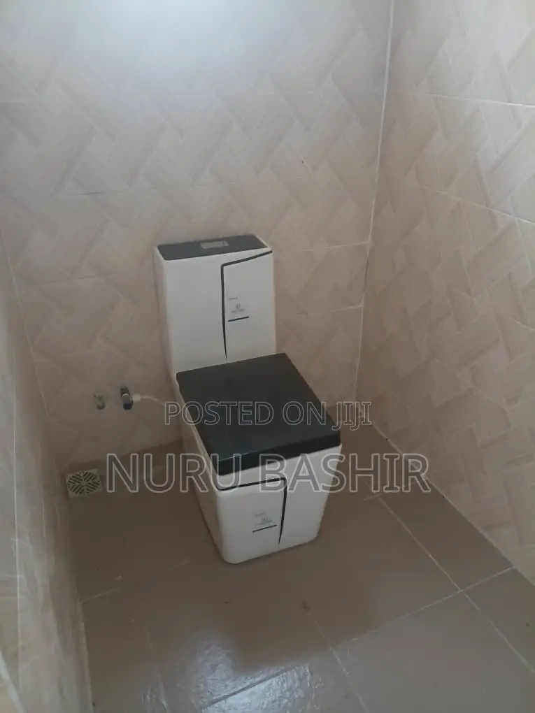 5bdrm Duplex in Akoto Estate, Akala Express for rent