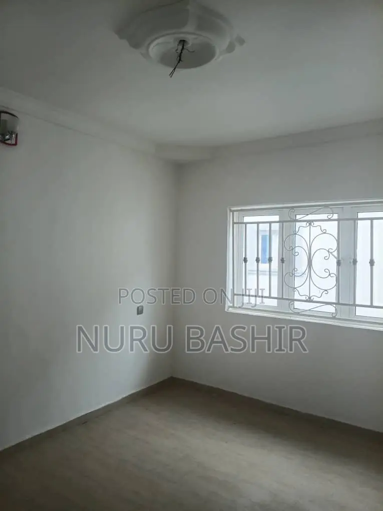 5bdrm Duplex in Akoto Estate, Akala Express for rent