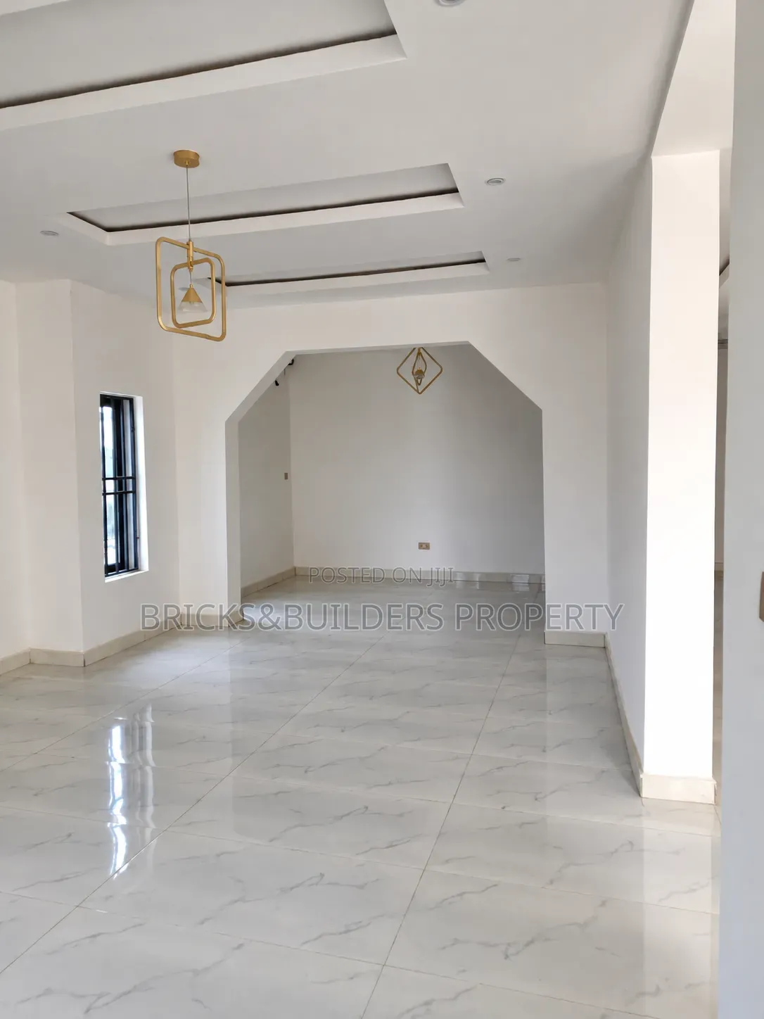 5bdrm Duplex in Guzape District for sale