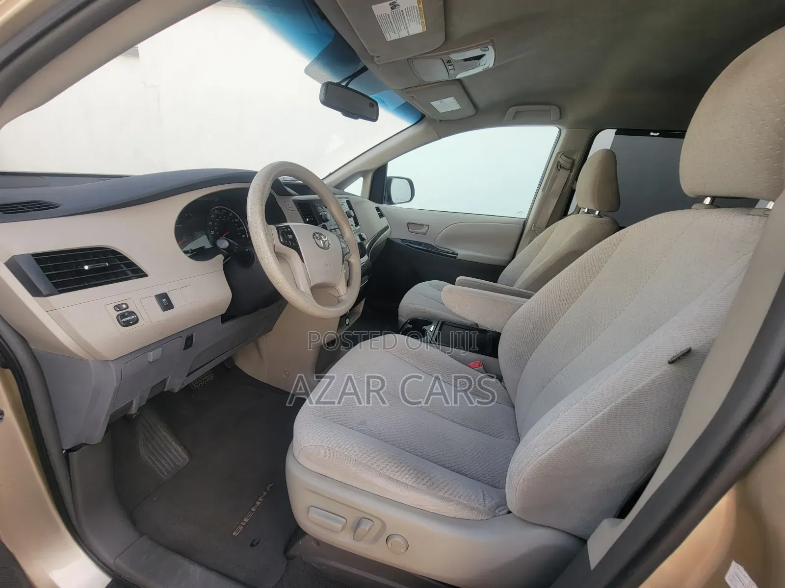 Toyota Sienna LE 7 Passenger Mobility 2011 Gold