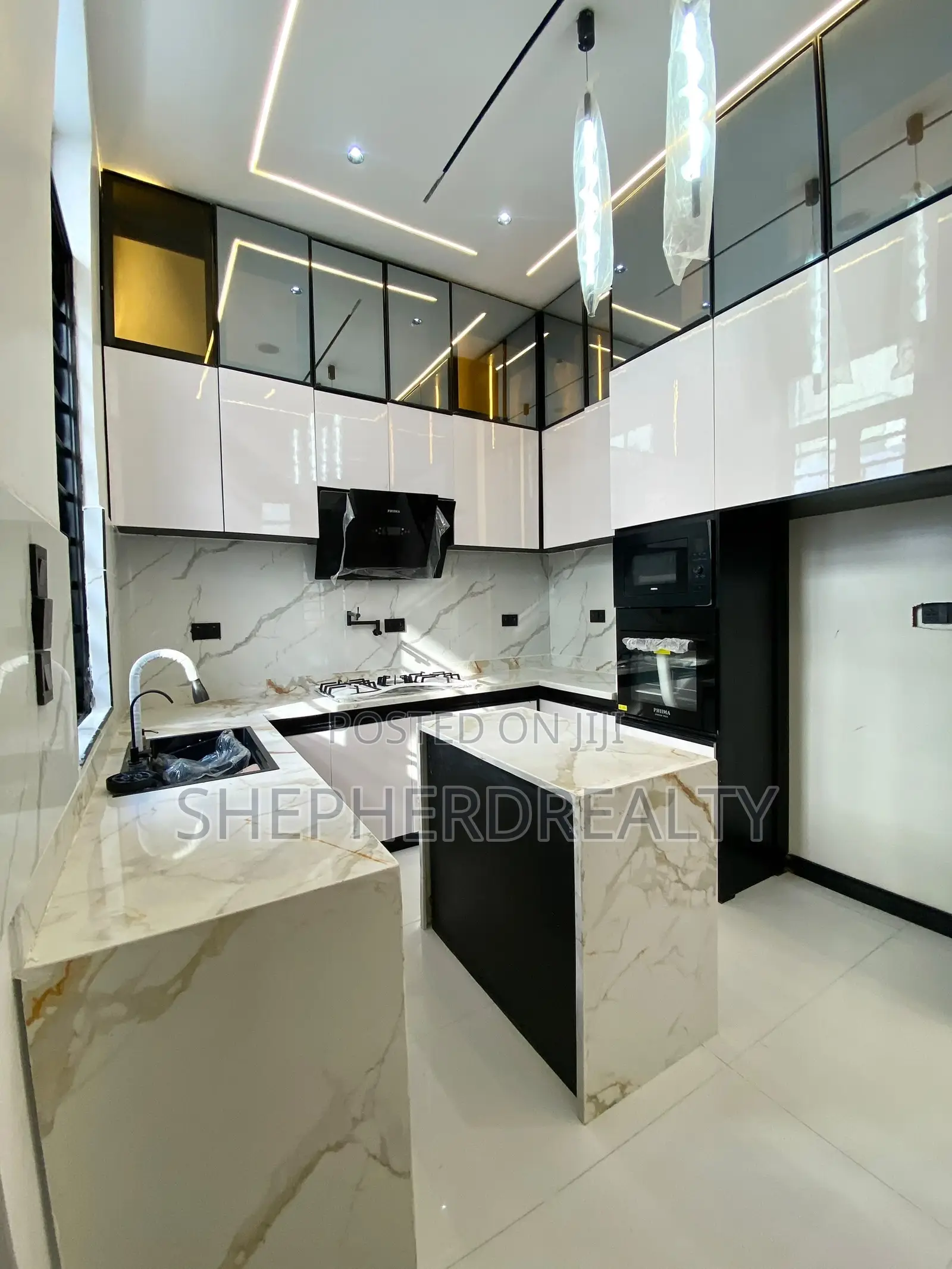 4bdrm Duplex in Ikota for sale