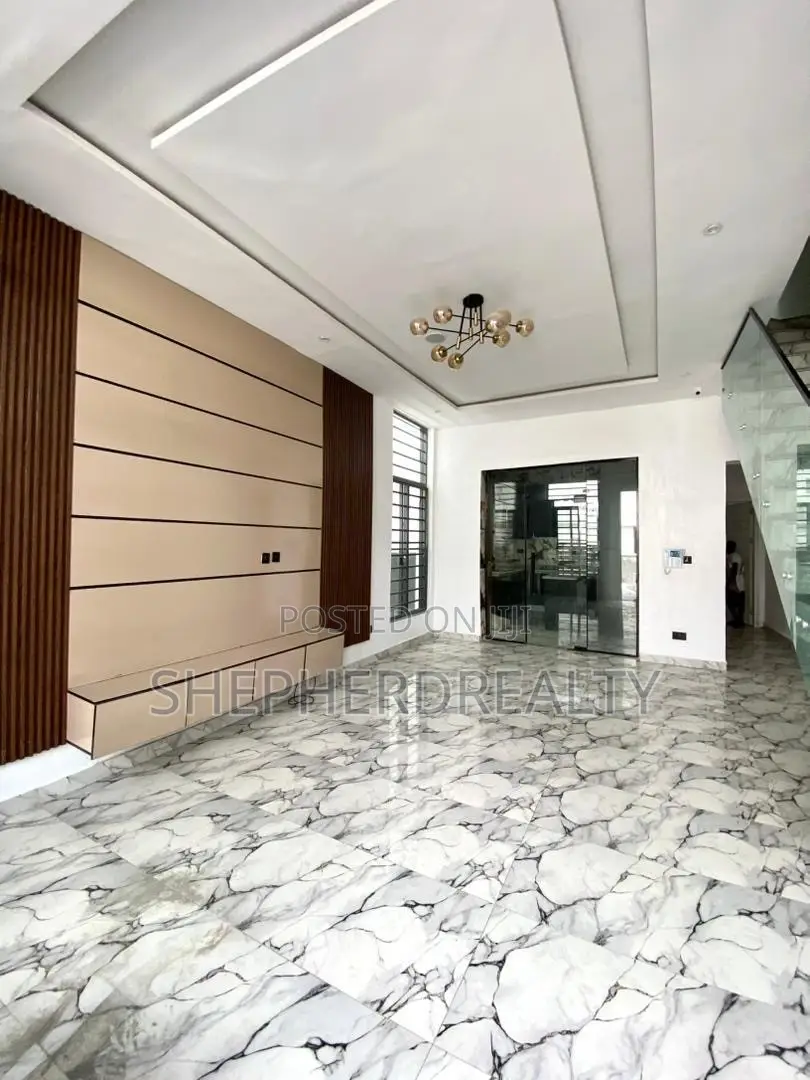 4bdrm Duplex in Lekki for sale