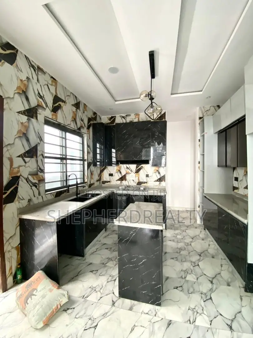 4bdrm Duplex in Lekki for sale