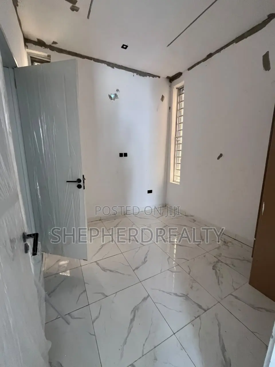 4bdrm Duplex in Ikota for sale