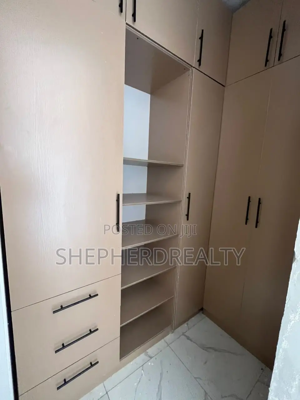 4bdrm Duplex in Ikota for sale