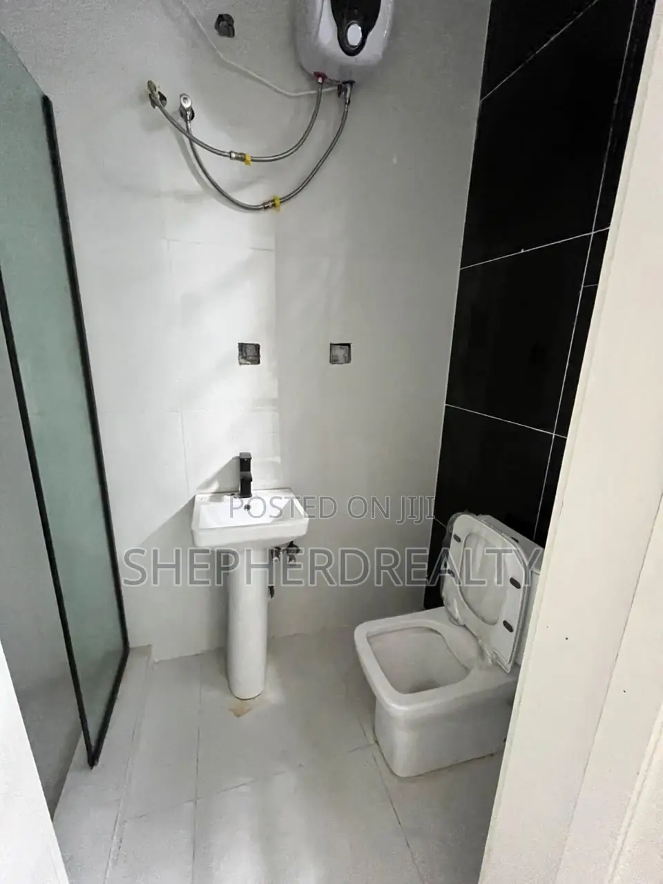 4bdrm Duplex in Ikota for sale