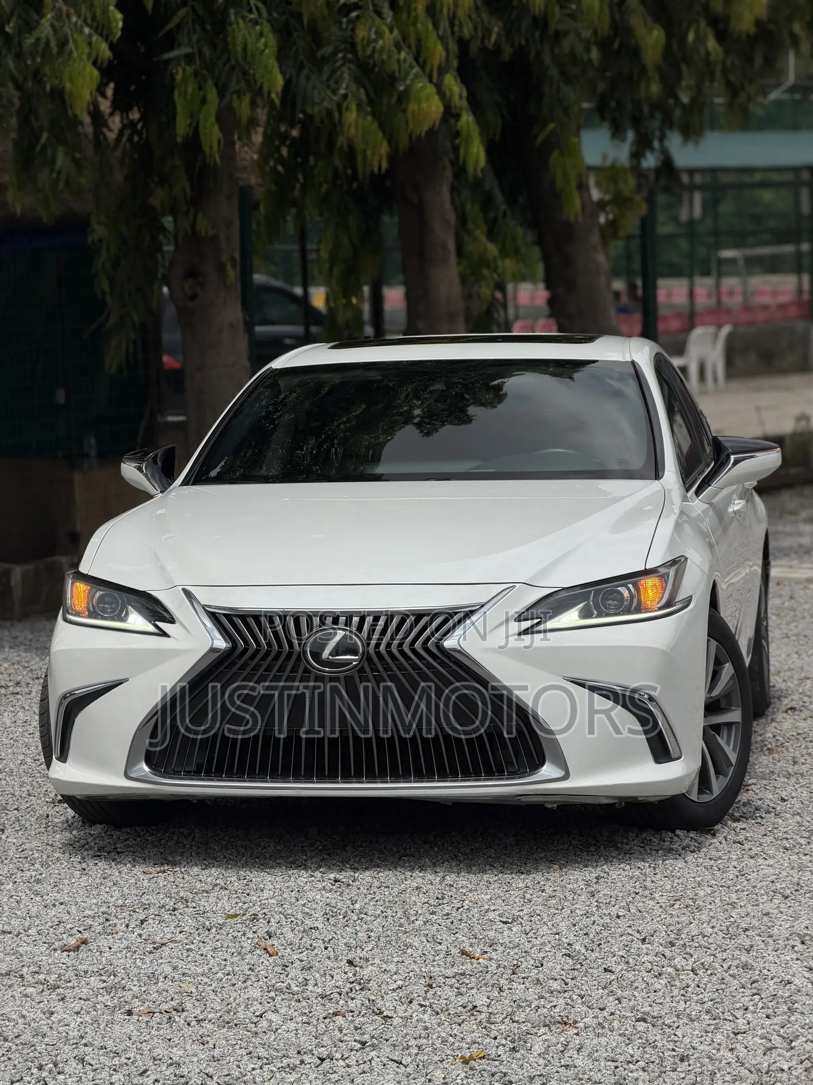 Lexus ES 350 FWD 2019 White