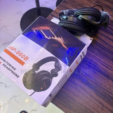 HP-960b Monitoring Headphone