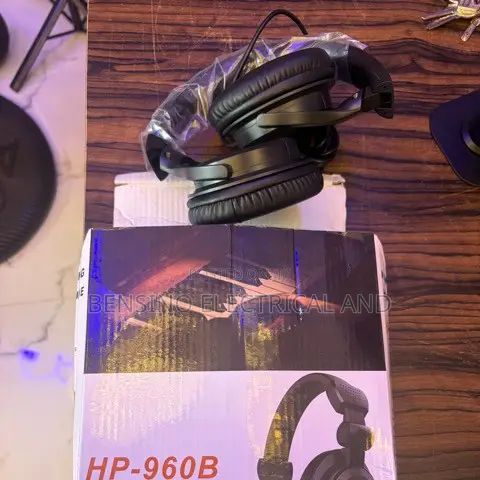 HP-960b Monitoring Headphone