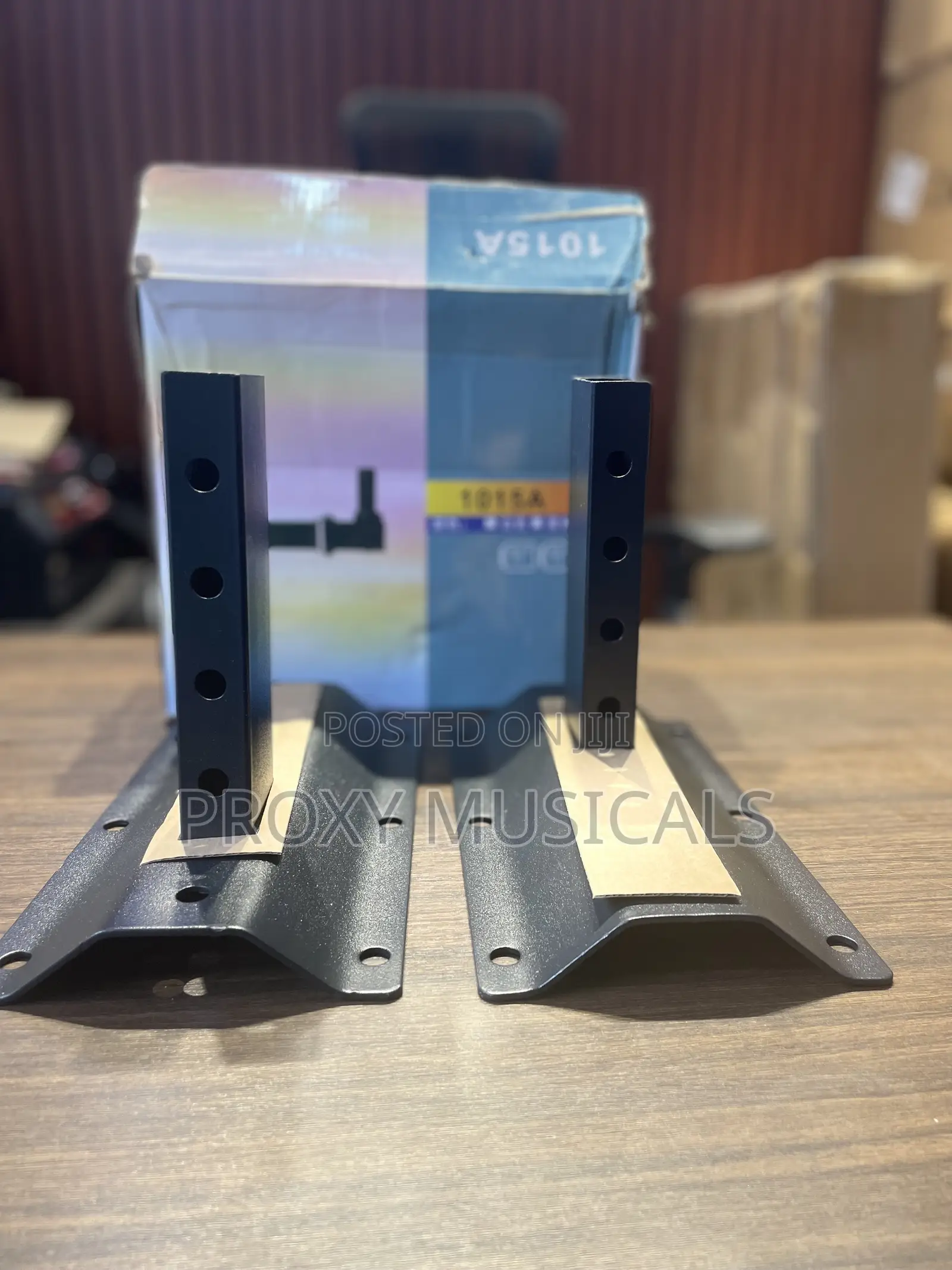 Heavy-Duty Universal Speaker Wall Mount Bracket / Hanger