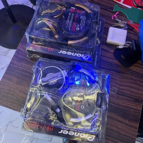HDJ-1000 Studio Headphones