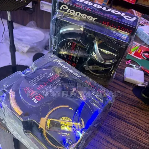 HDJ-1000 Studio Headphones
