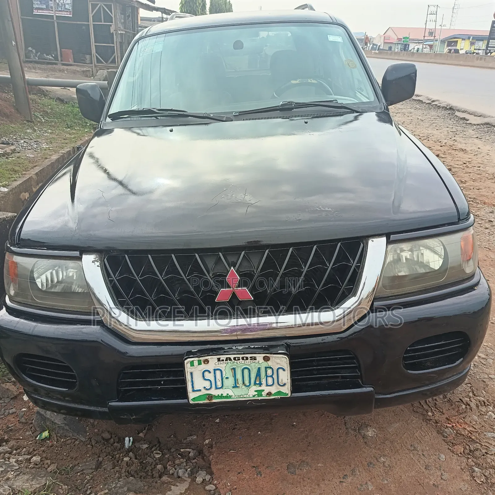Mitsubishi Pajero GLS 2000 Black