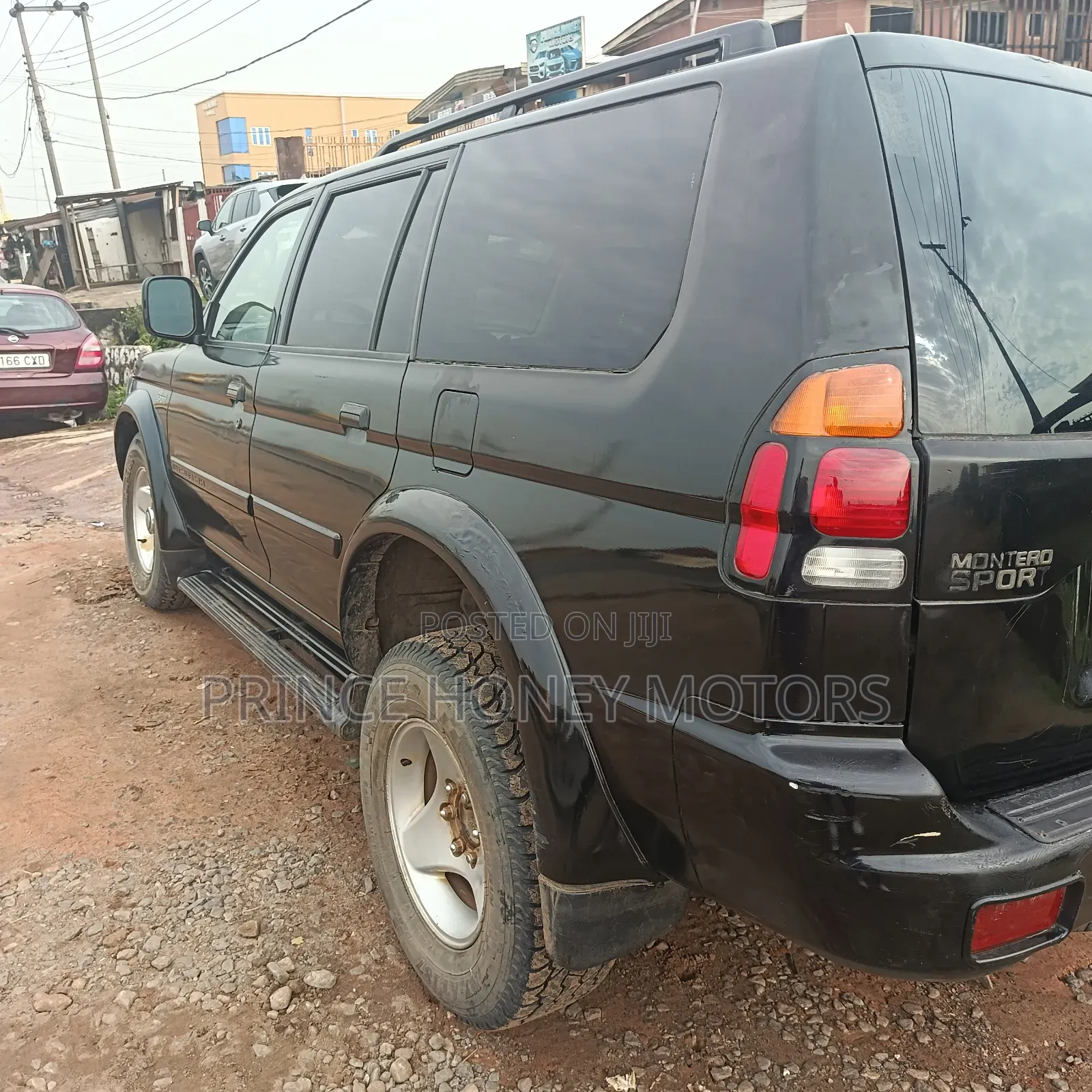 Mitsubishi Pajero GLS 2000 Black