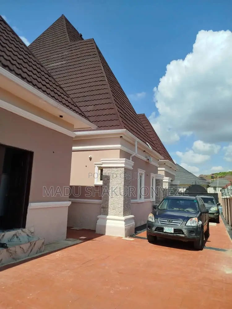 Furnished 5bdrm Duplex in Efab Estate, Bunkoro for sale