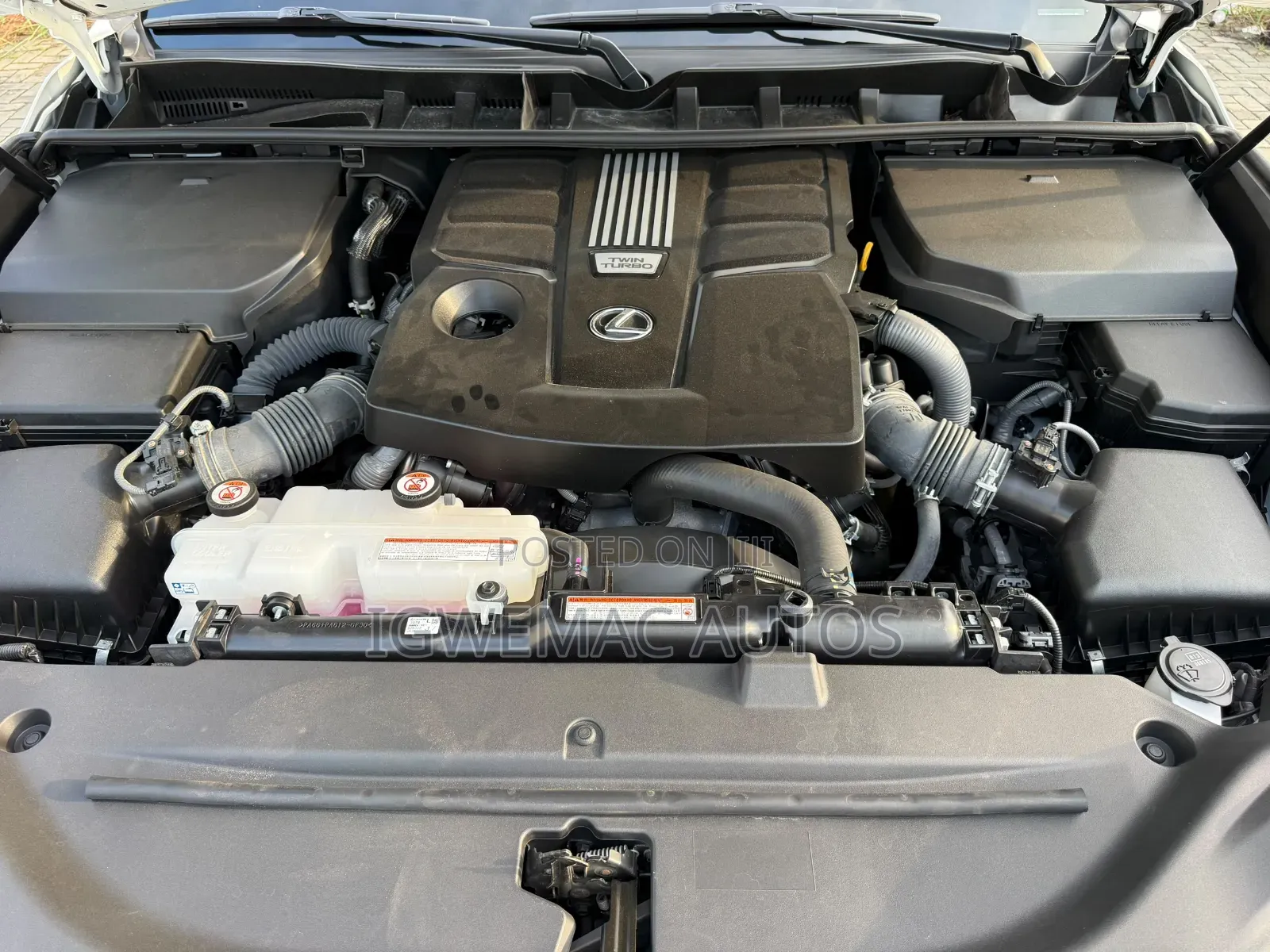 Lexus LX 600 2024 White