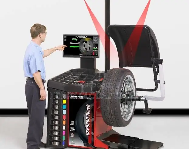 Hunter Computerized Wheel Balancing Machine