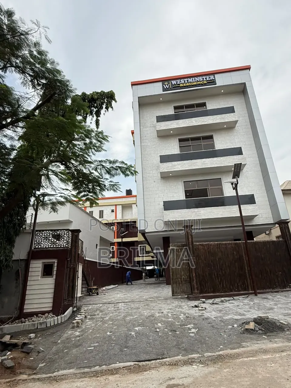 Shops/Office Space in Wuse 2 for Sale