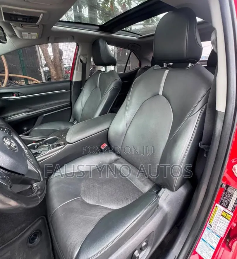 Toyota Camry XSE 2021 Red