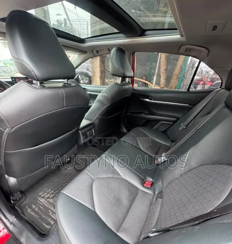 Toyota Camry XSE 2021 Red