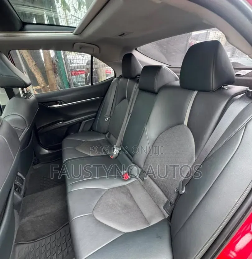 Toyota Camry XSE 2021 Red
