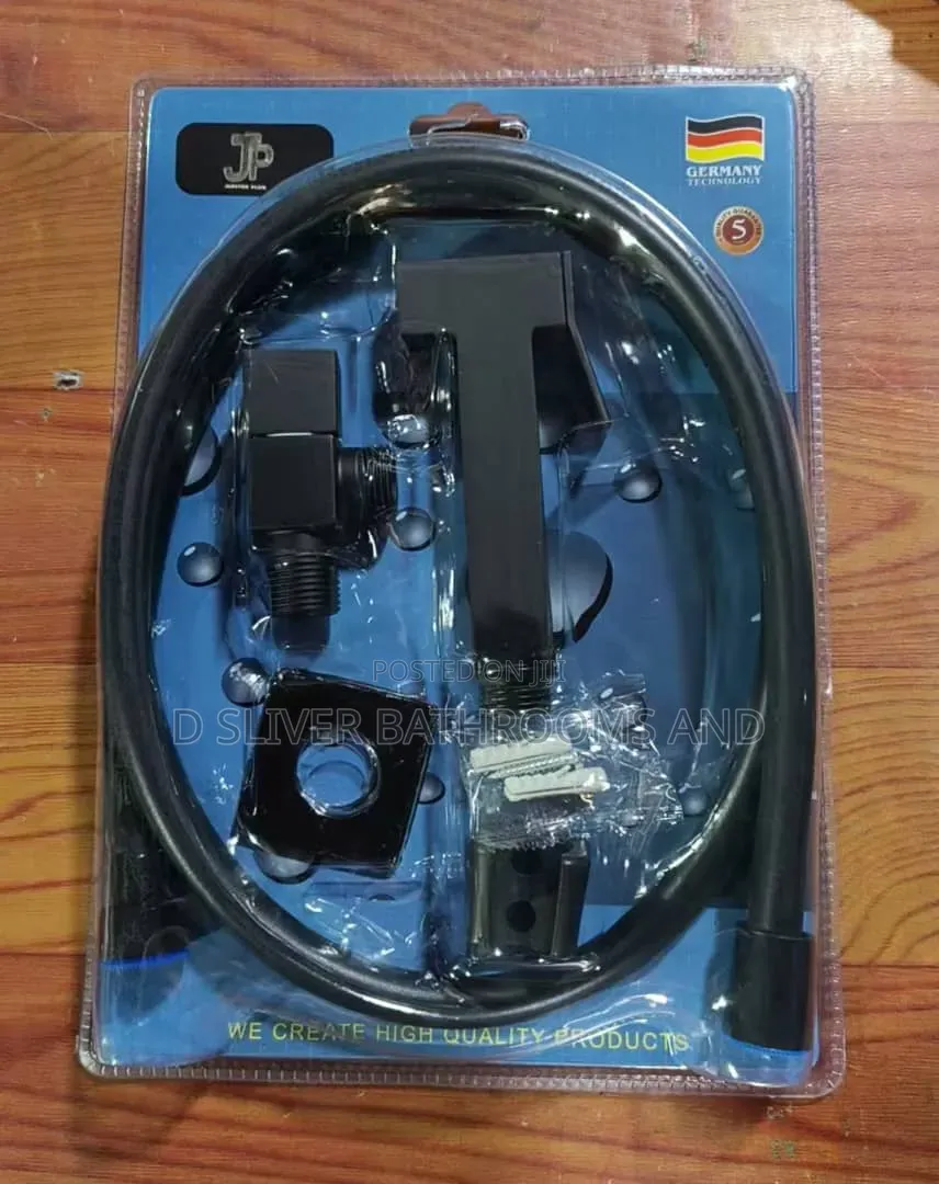 Black Bathroom Shower Faucet With Flexible Host