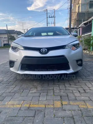 Toyota Corolla LE 4dr Sedan (1.8L 4cyl CVT) 2015 Silver