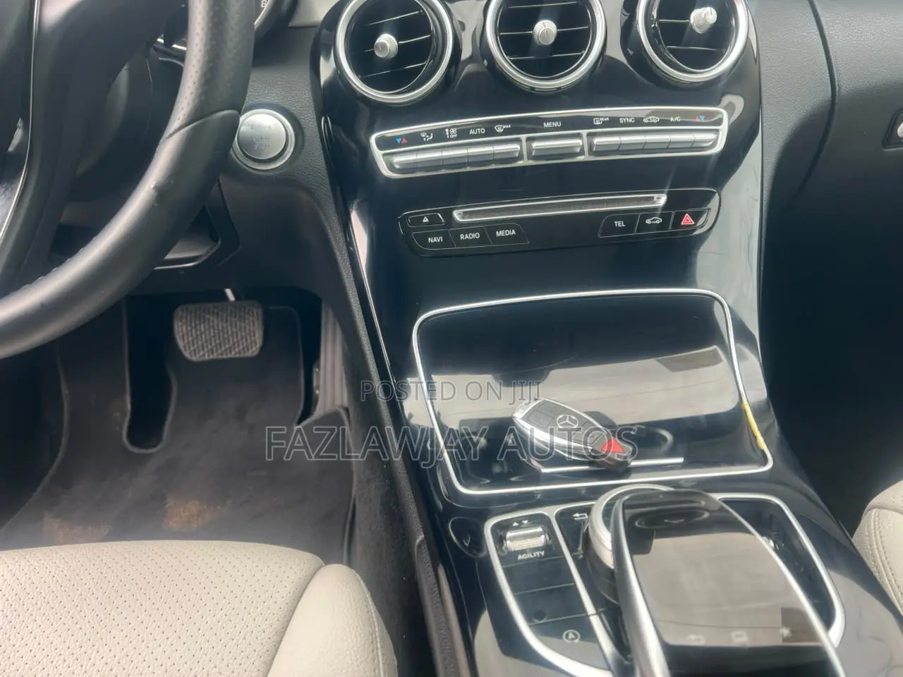 Mercedes-Benz C300 Luxury 4Matic Sedan AWD (2.0L 4cyl 7A) 2016 Gray