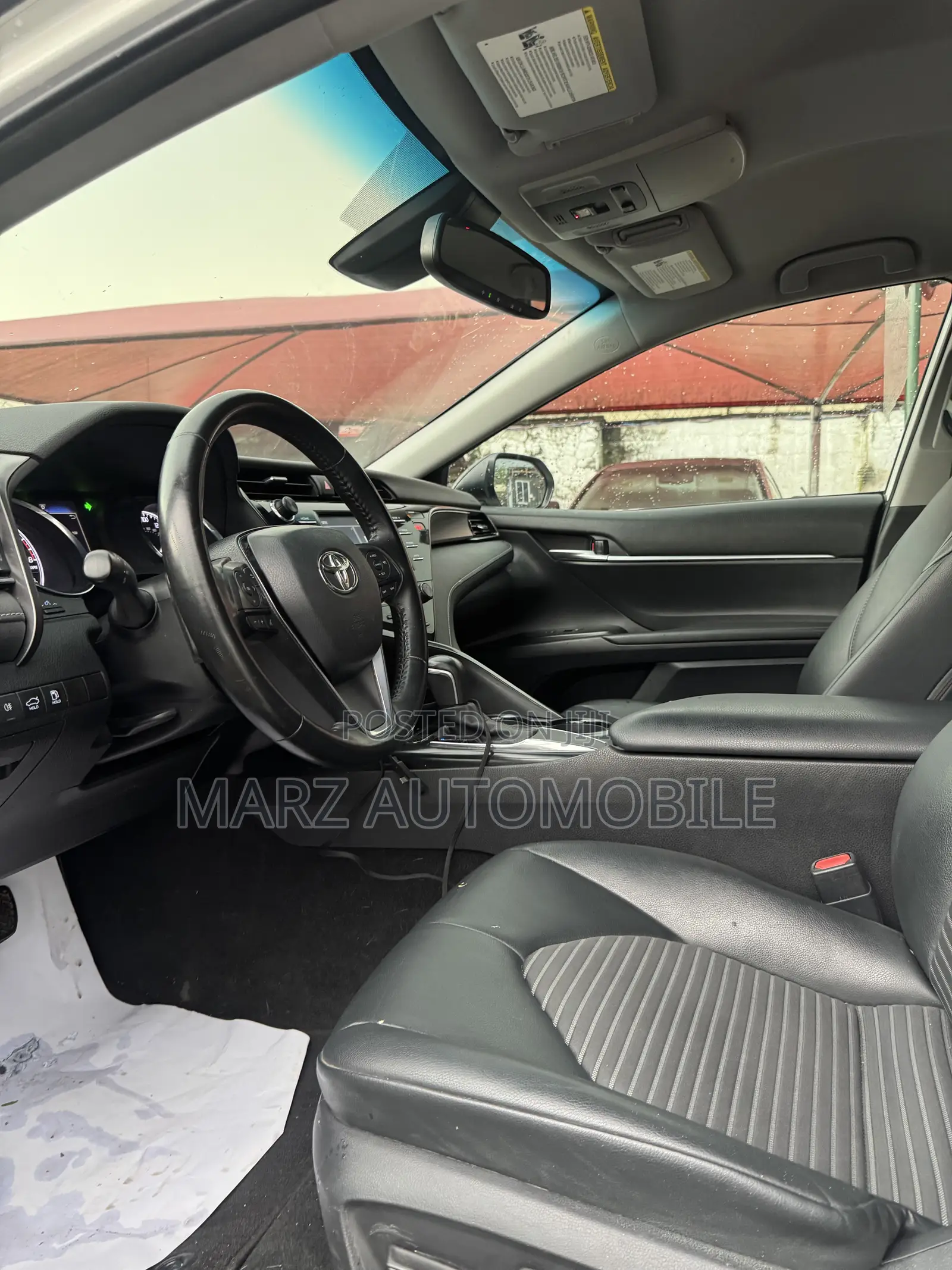 Toyota Camry SE (2.5L 4cyl 8A) 2019 White