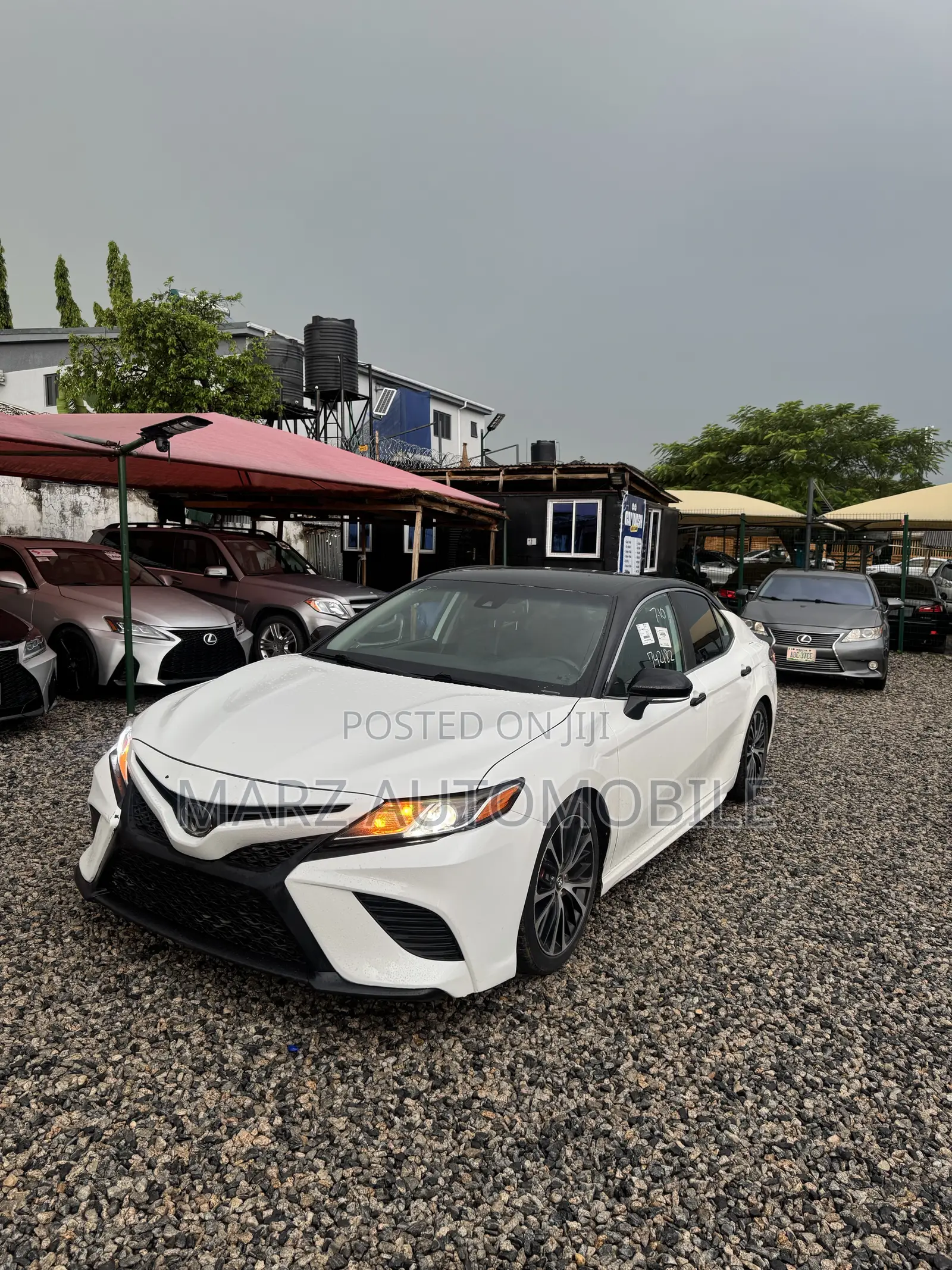 Toyota Camry SE (2.5L 4cyl 8A) 2019 White