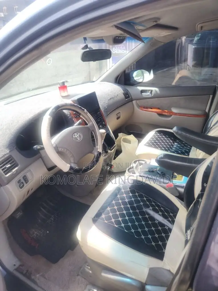 Toyota Sienna XLE AWD 2006 Gray