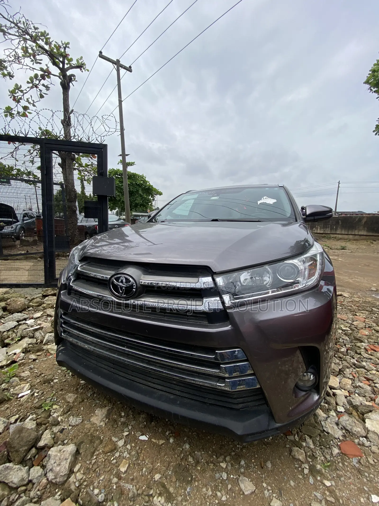 Toyota Highlander LE 4x2 (2.7L 4cyl 6A) 2017 Gray