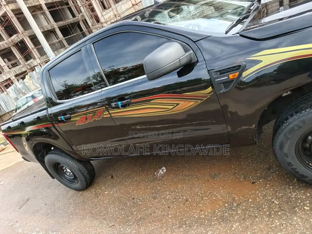Ford Ranger Wildtrak 2012 Black
