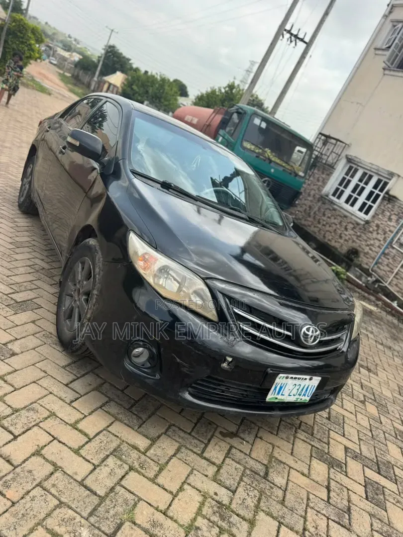 Toyota Corolla 2012 Black