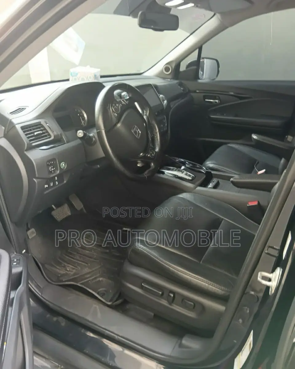 Honda Pilot Touring 4dr SUV (3.5L 6cyl 9A) 2016 Black