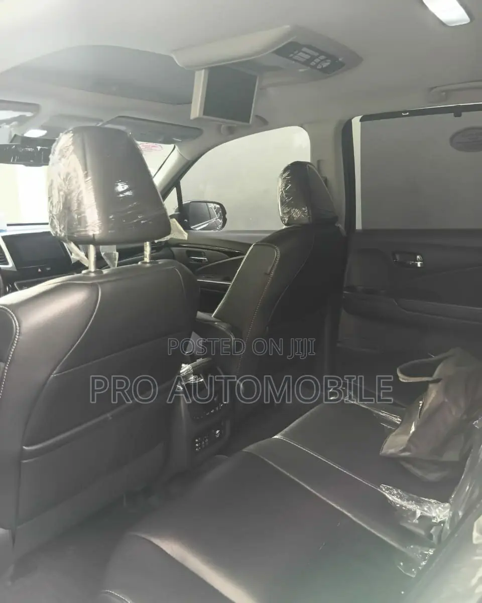 Honda Pilot Touring 4dr SUV (3.5L 6cyl 9A) 2016 Black