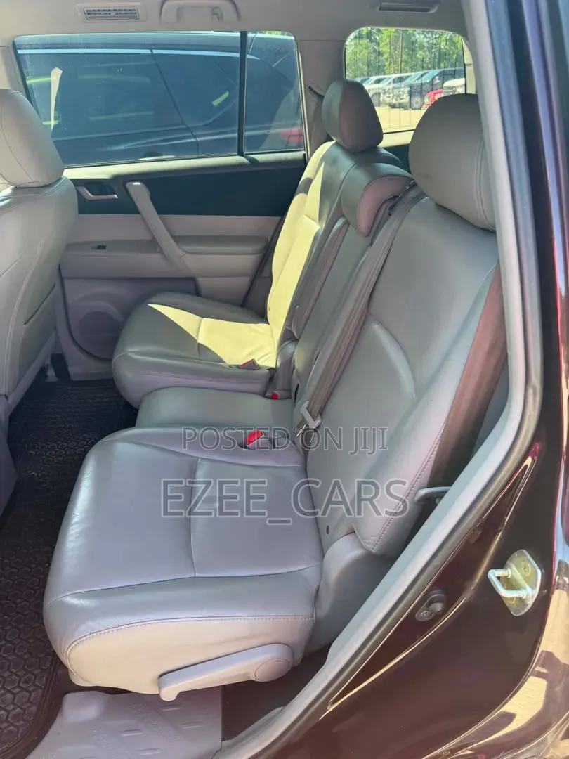 Toyota Highlander 3.5L 4WD 2013 Burgundy