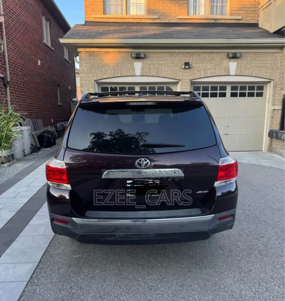 Toyota Highlander 3.5L 4WD 2013 Burgundy