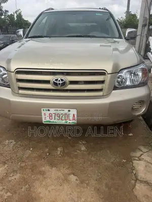 Toyota Highlander 2004 Gold