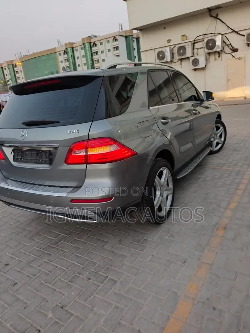 Mercedes-Benz M Class ML350 4MATIC 4dr SUV AWD (3.5L 6cyl 7A) 2014 Gray