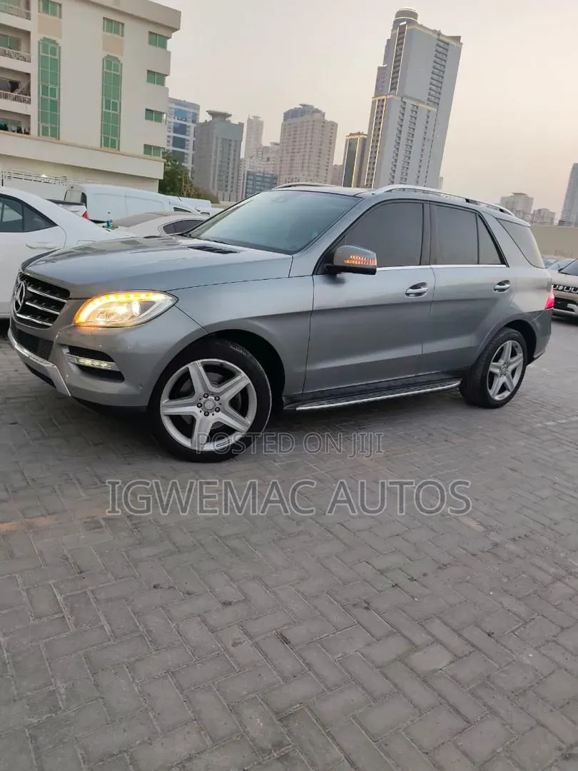 Mercedes-Benz M Class ML350 4MATIC 4dr SUV AWD (3.5L 6cyl 7A) 2014 Gray