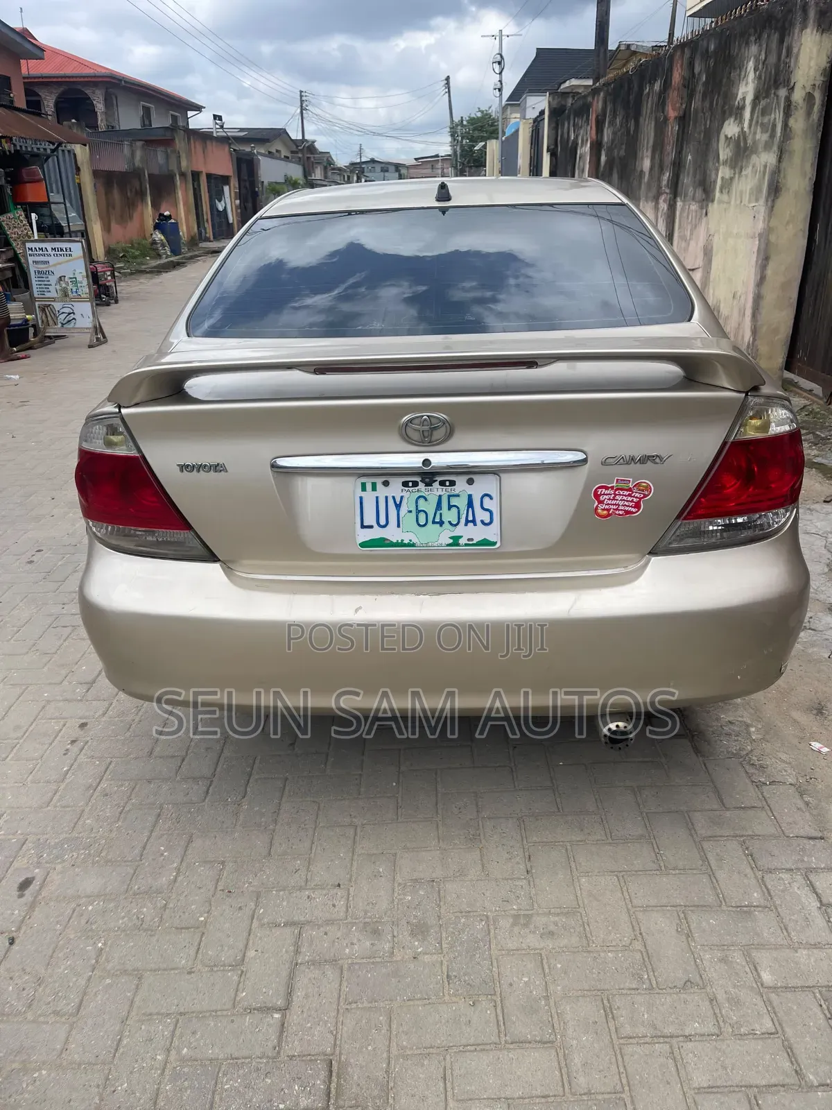Toyota Camry 2005 Gold